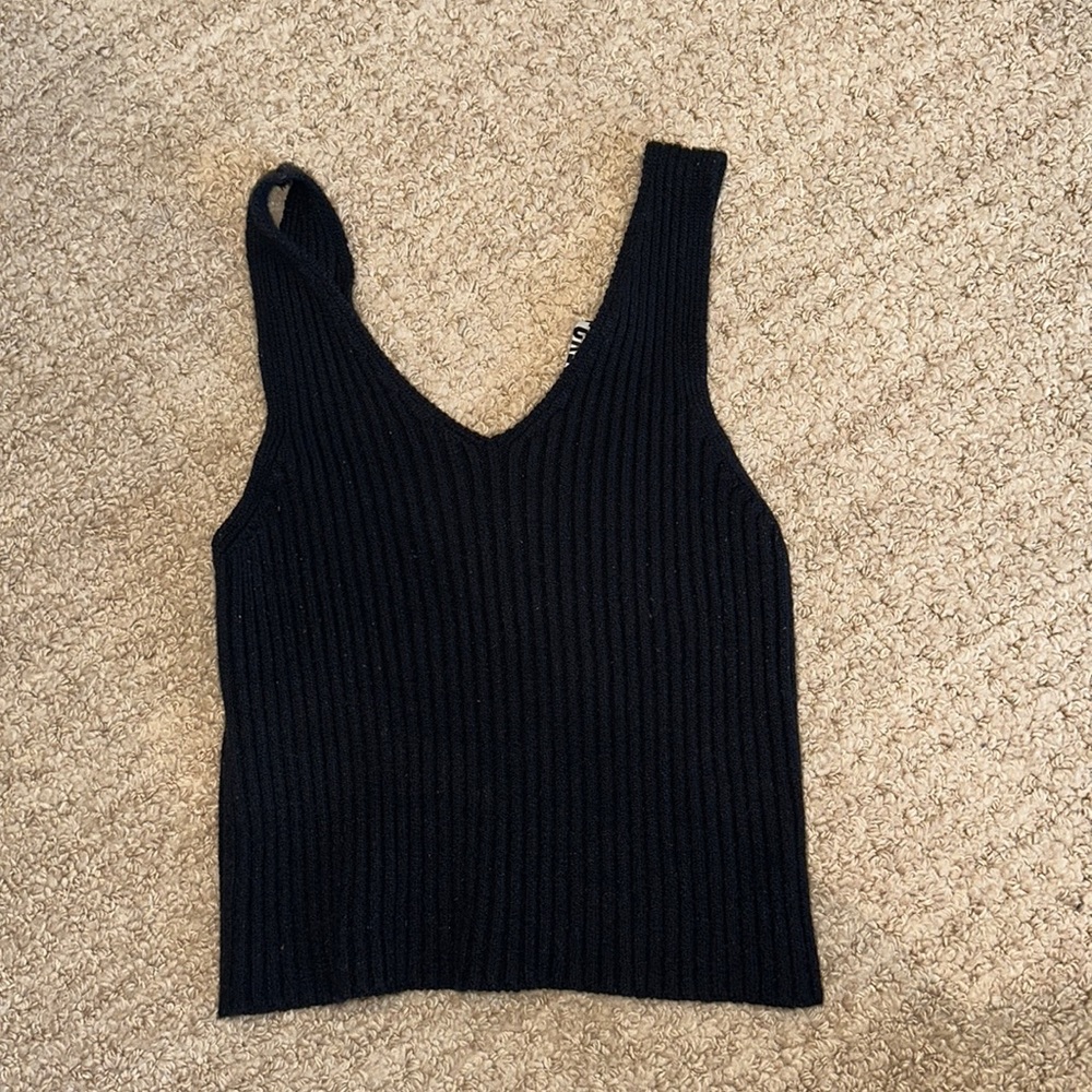 Soft and stretchy black tank top